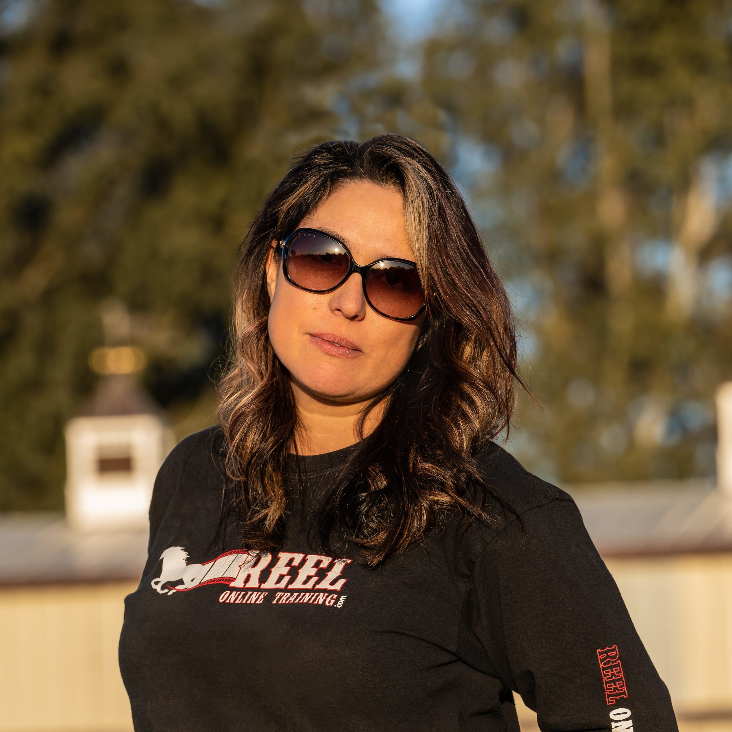 Maria-Golden-Hour--scaled-circle-584eb684b7a3c68cdc2c29feb749f174-8e6knadhugir